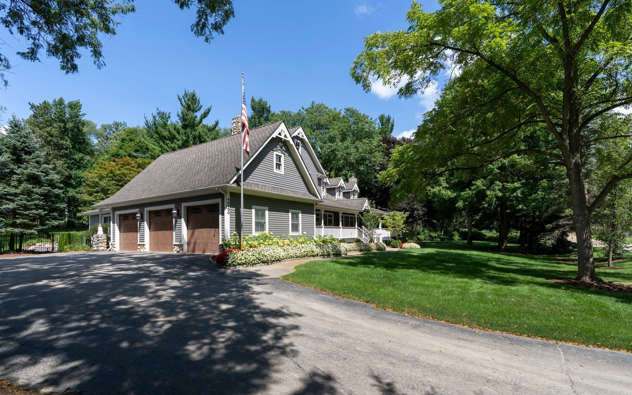 46900 Stratford Court