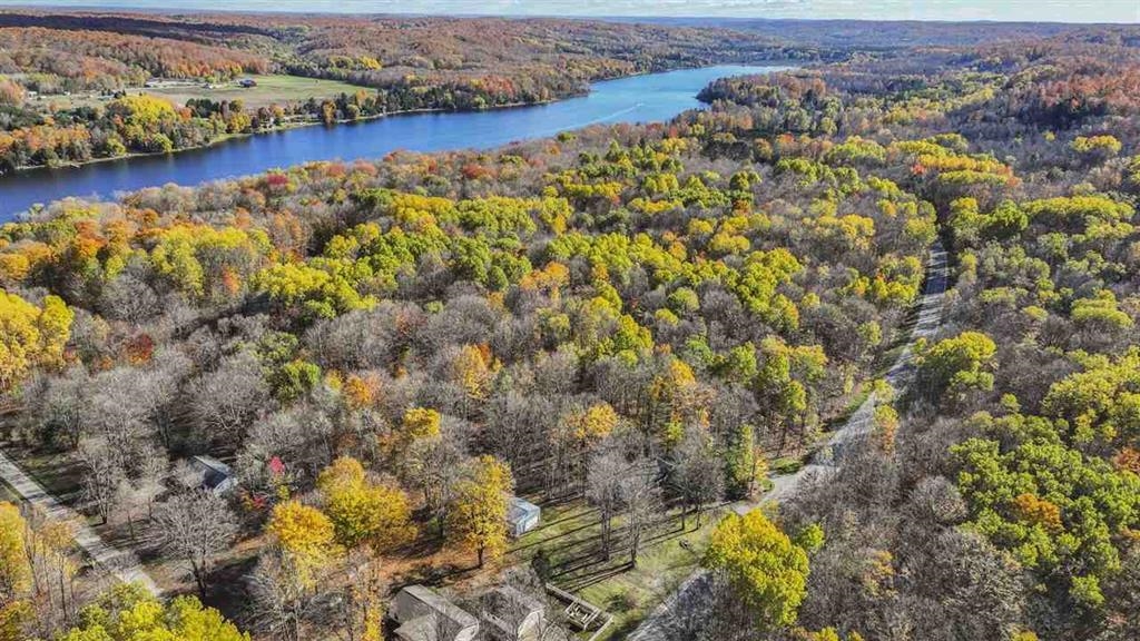 5746 Six Mile Lake Road