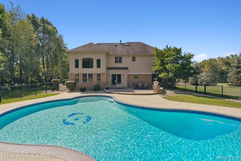 2368 Tanbark Highland Charter Township MI 48380