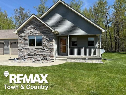Photo of 1308 Windmill Point, Vienna Charter Township, MI 48420 (MLS # 5050206695)