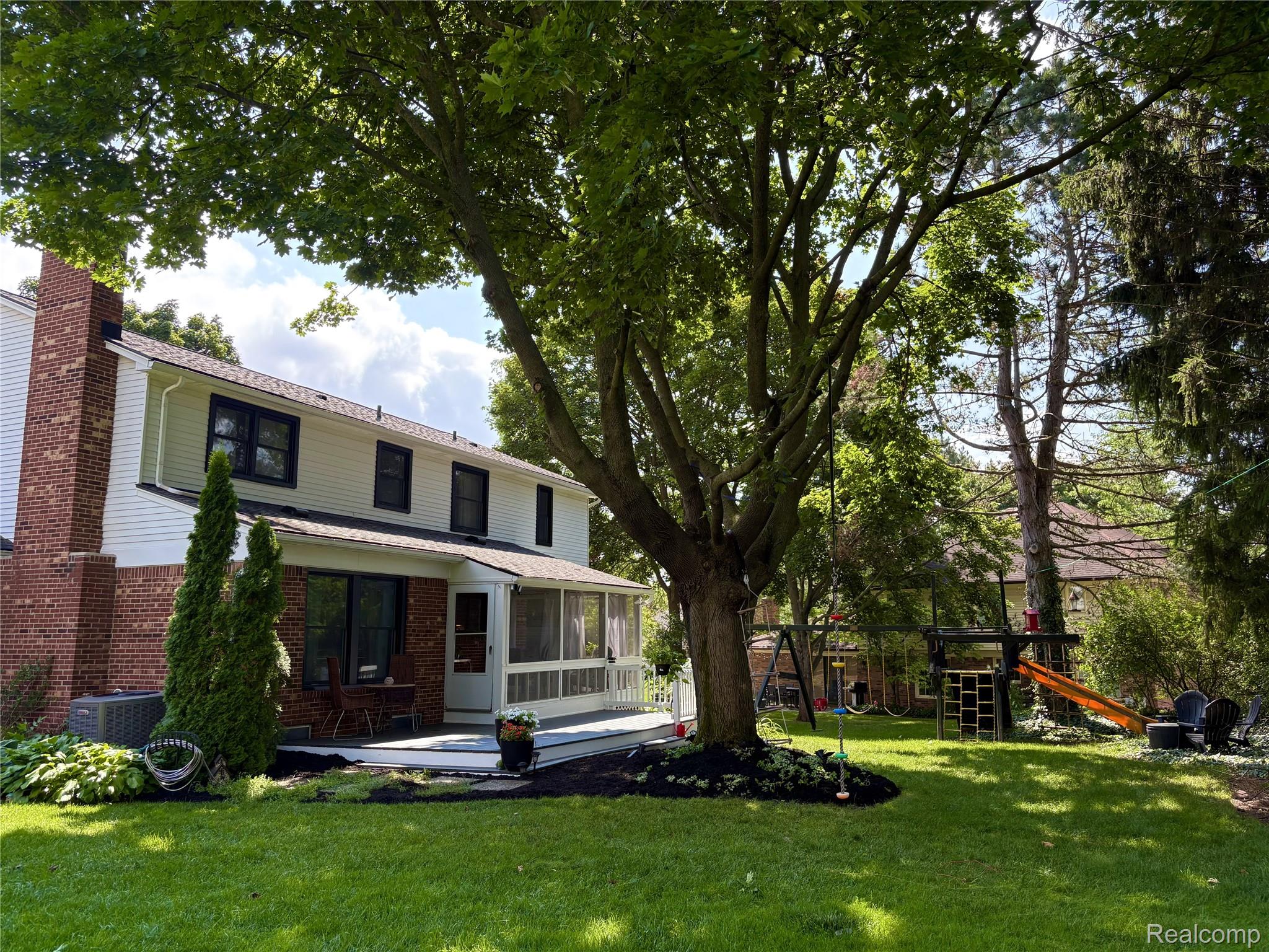12315 Glenview Drive