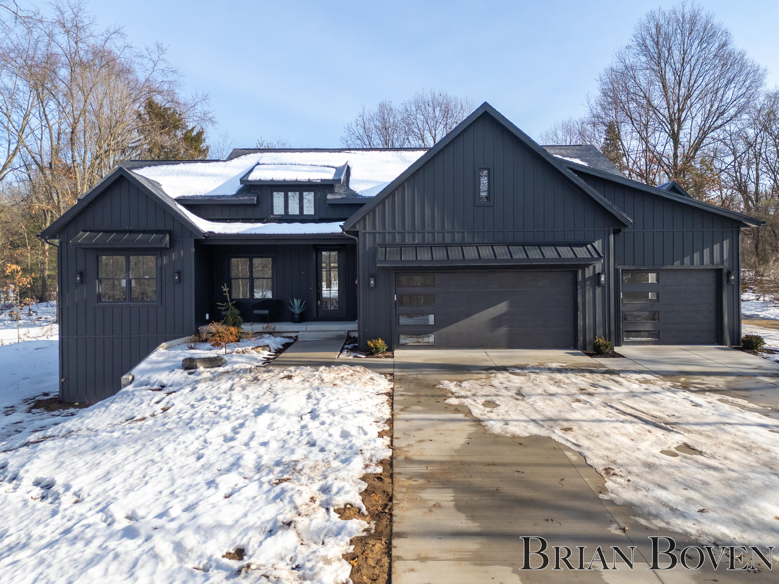 7650 Courtland Drive NE