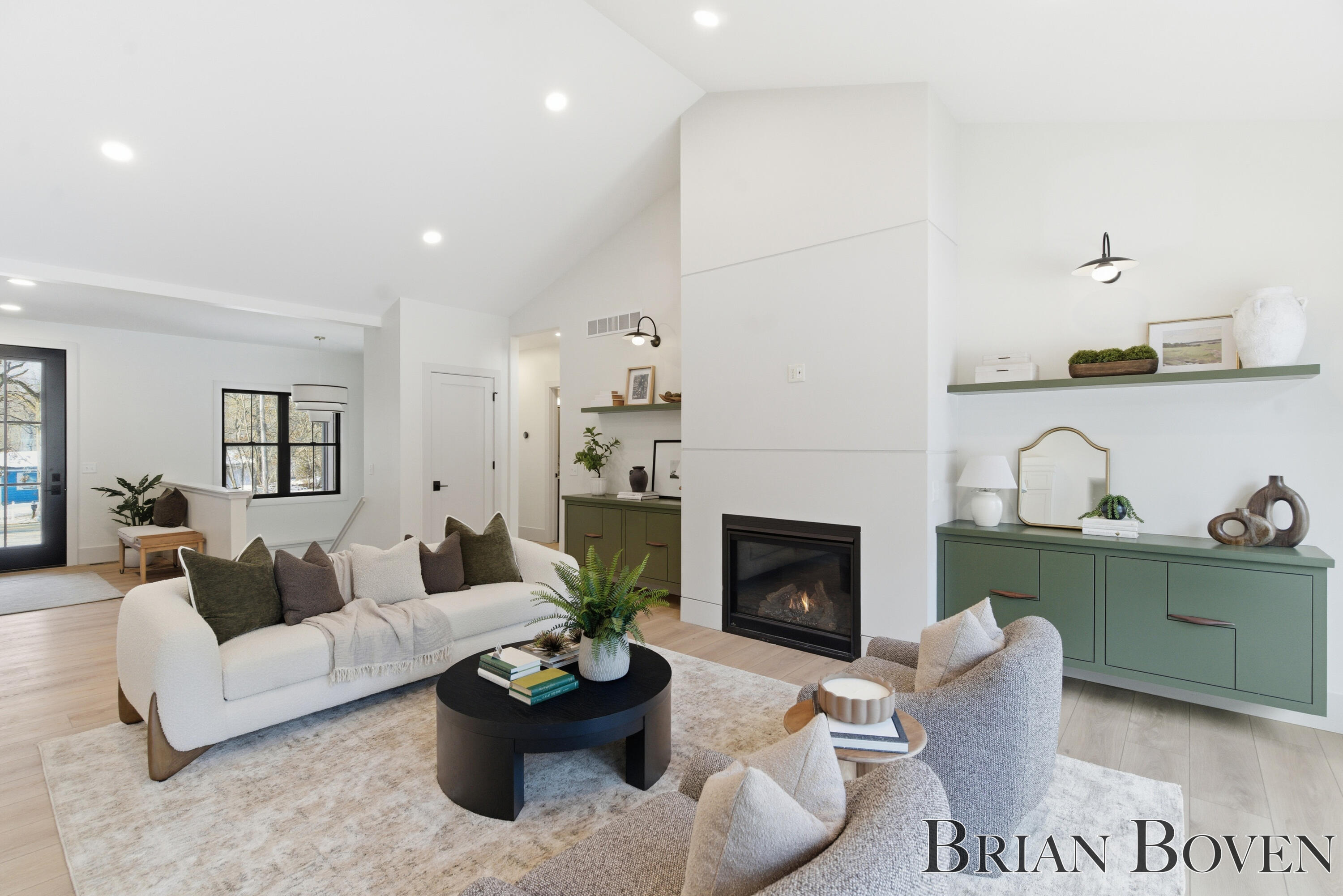 7650 Courtland Drive NE