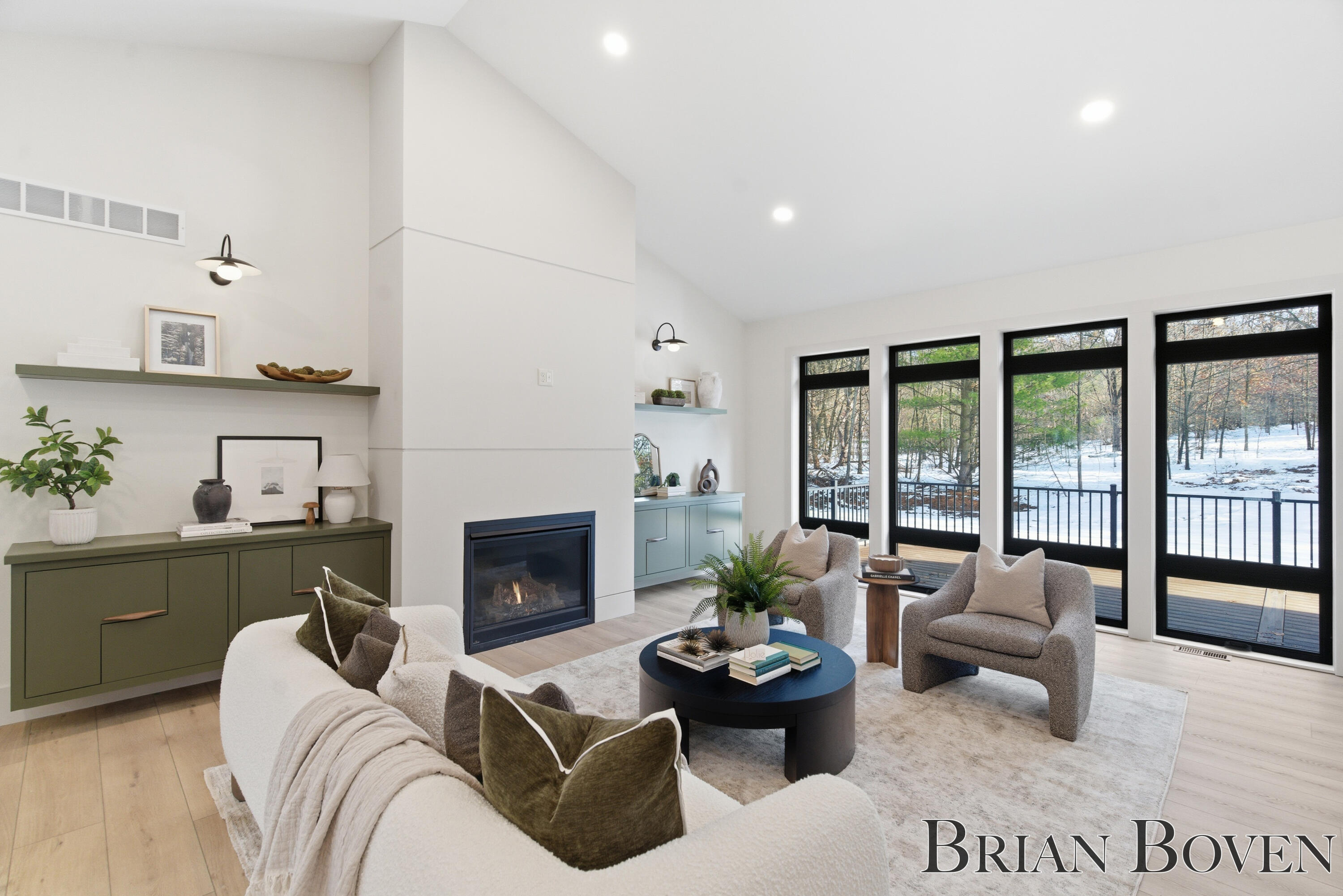 7650 Courtland Drive NE