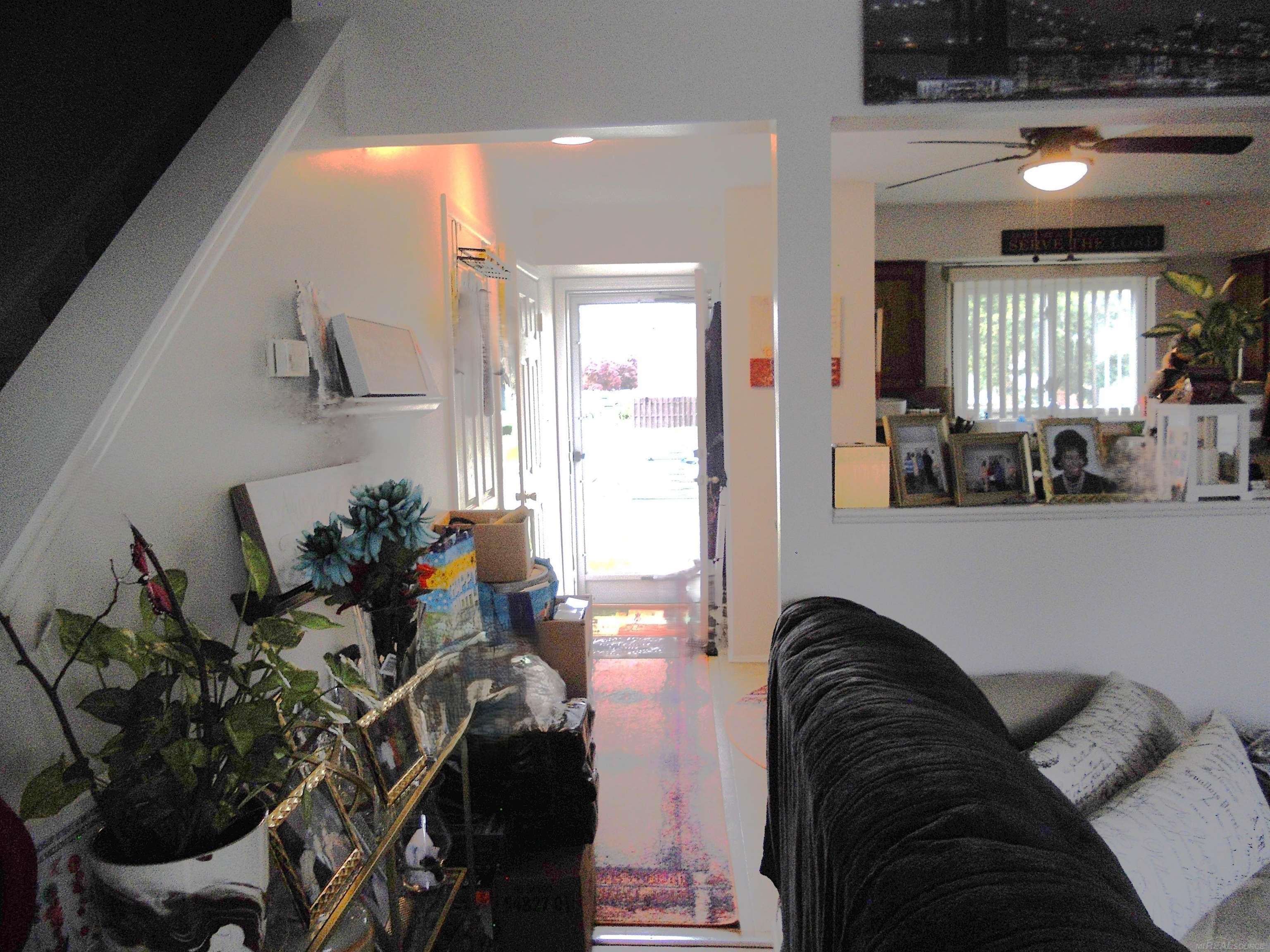 8172 FARNUM Avenue
