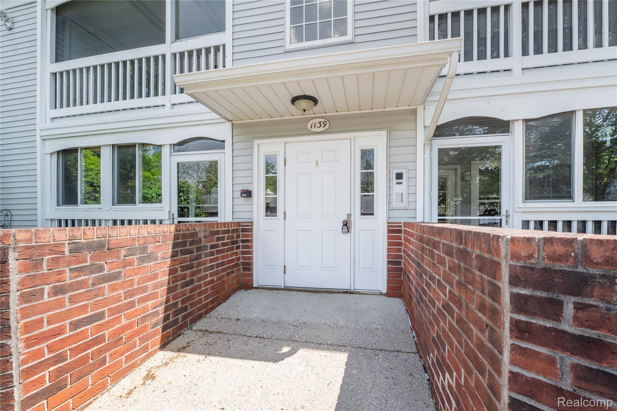 1139 Curzon Court 203