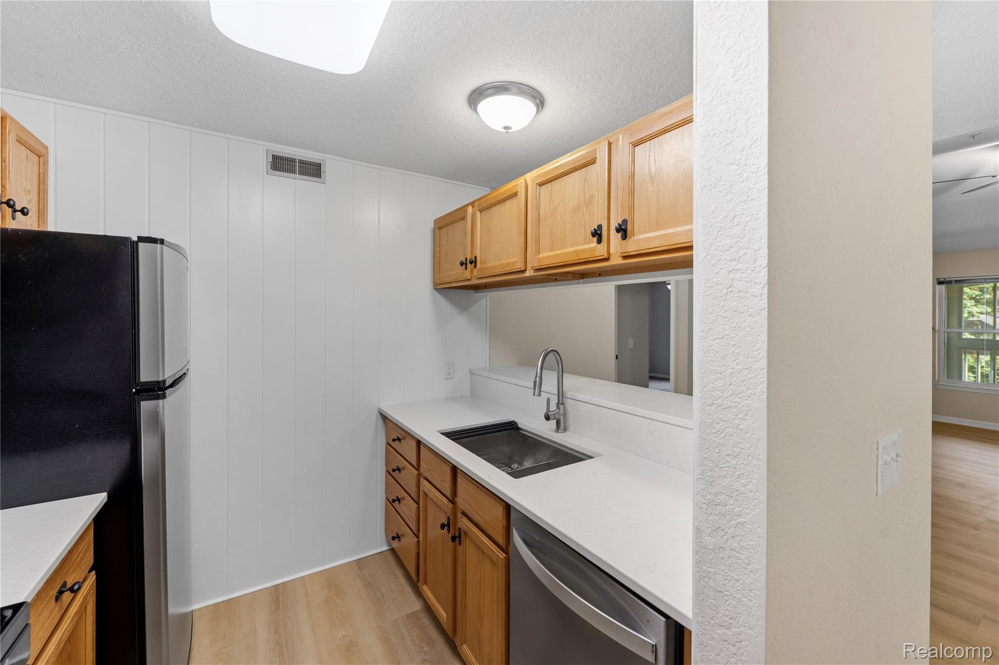 1139 Curzon Court 203