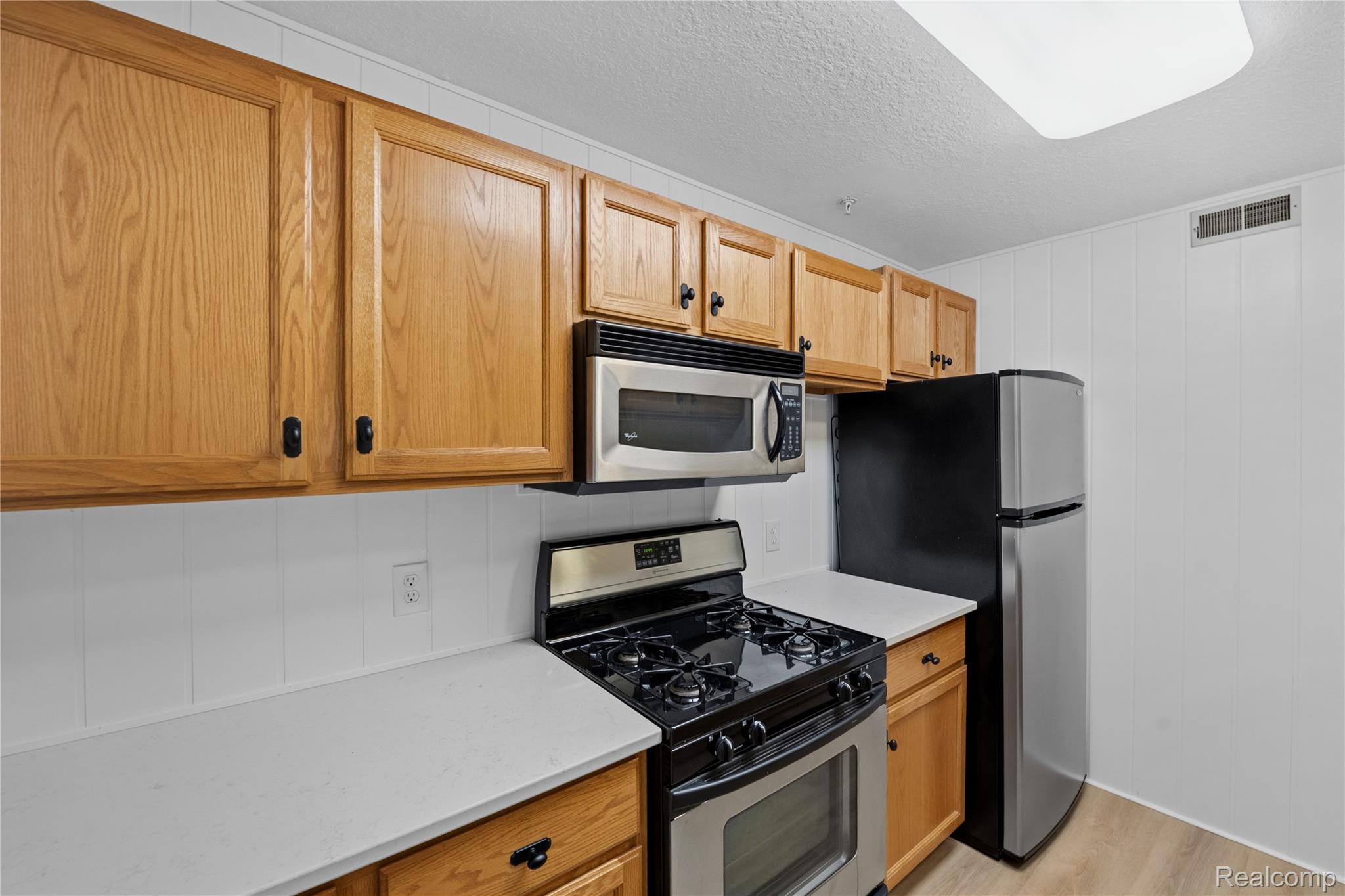 1139 Curzon Court 203
