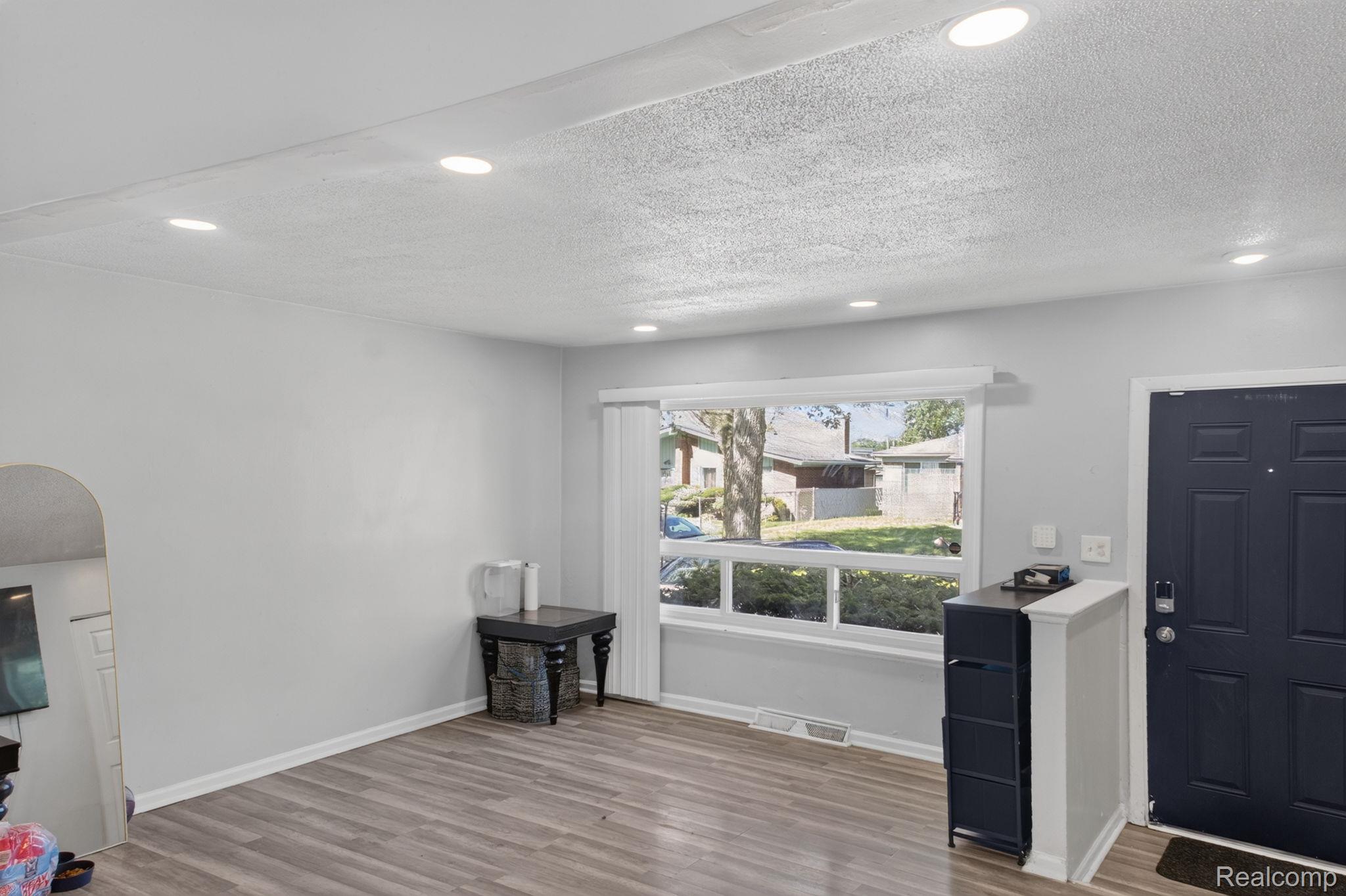 21326 Ithaca Avenue