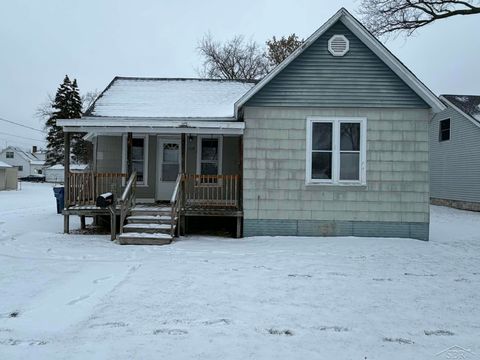 1107 Moore Street Bay City City MI 48706