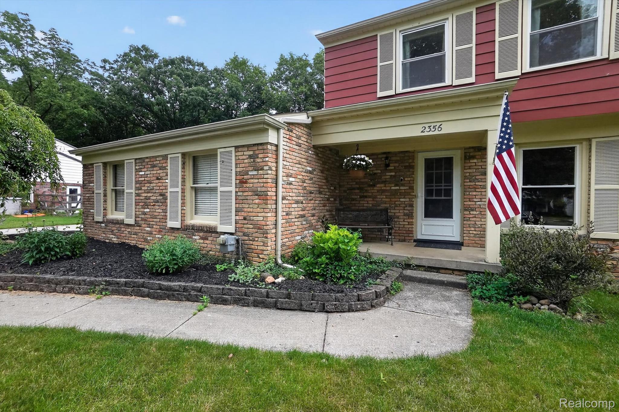 2356 Pineview Court