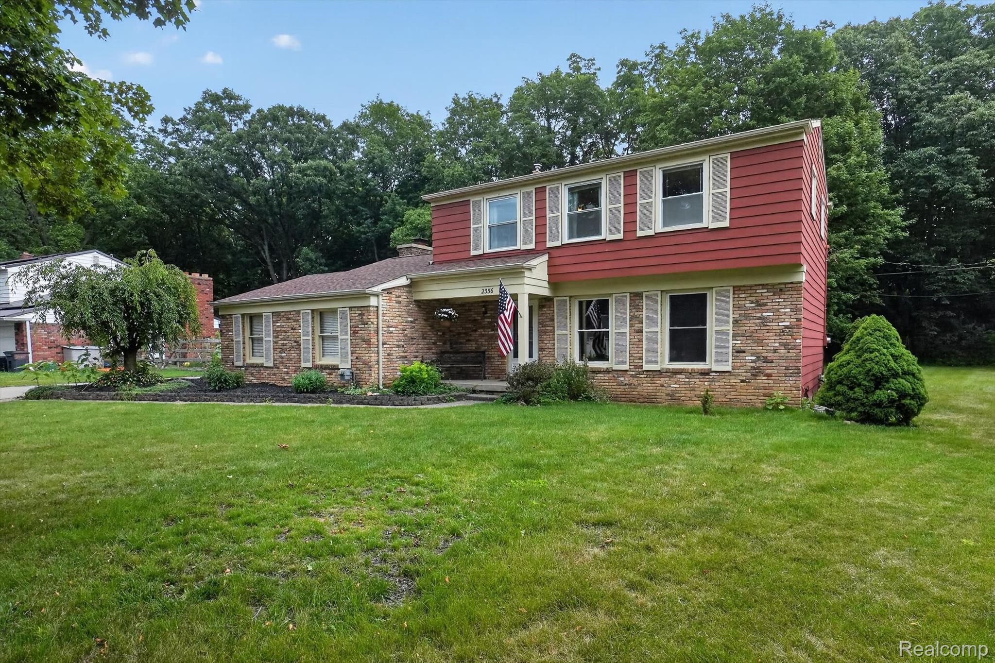 2356 Pineview Court