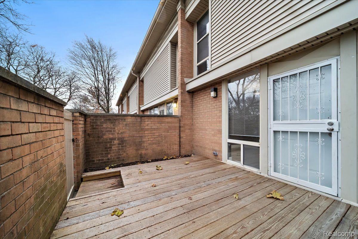 Detroit City, Michigan 48207, United States, 2 Bedrooms Bedrooms, ,2 BathroomsBathrooms,Residential,Active,156922