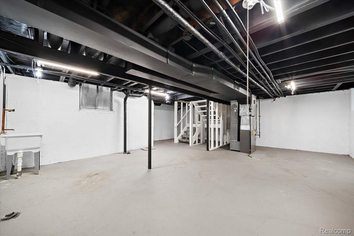 Detroit City, Michigan 48207, United States, 2 Bedrooms Bedrooms, ,2 BathroomsBathrooms,Residential,Active,156922