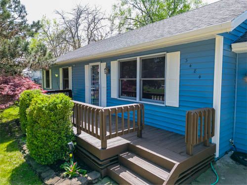 3484 LAKESHORE Drive