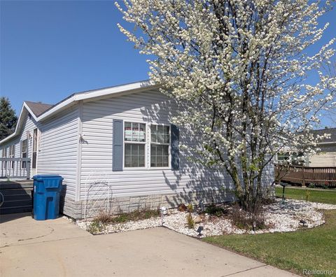8 Brookfield Swartz Creek City MI 48473