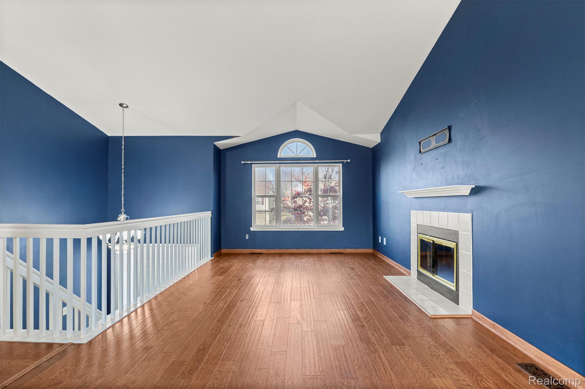 7595 Streamwood Drive