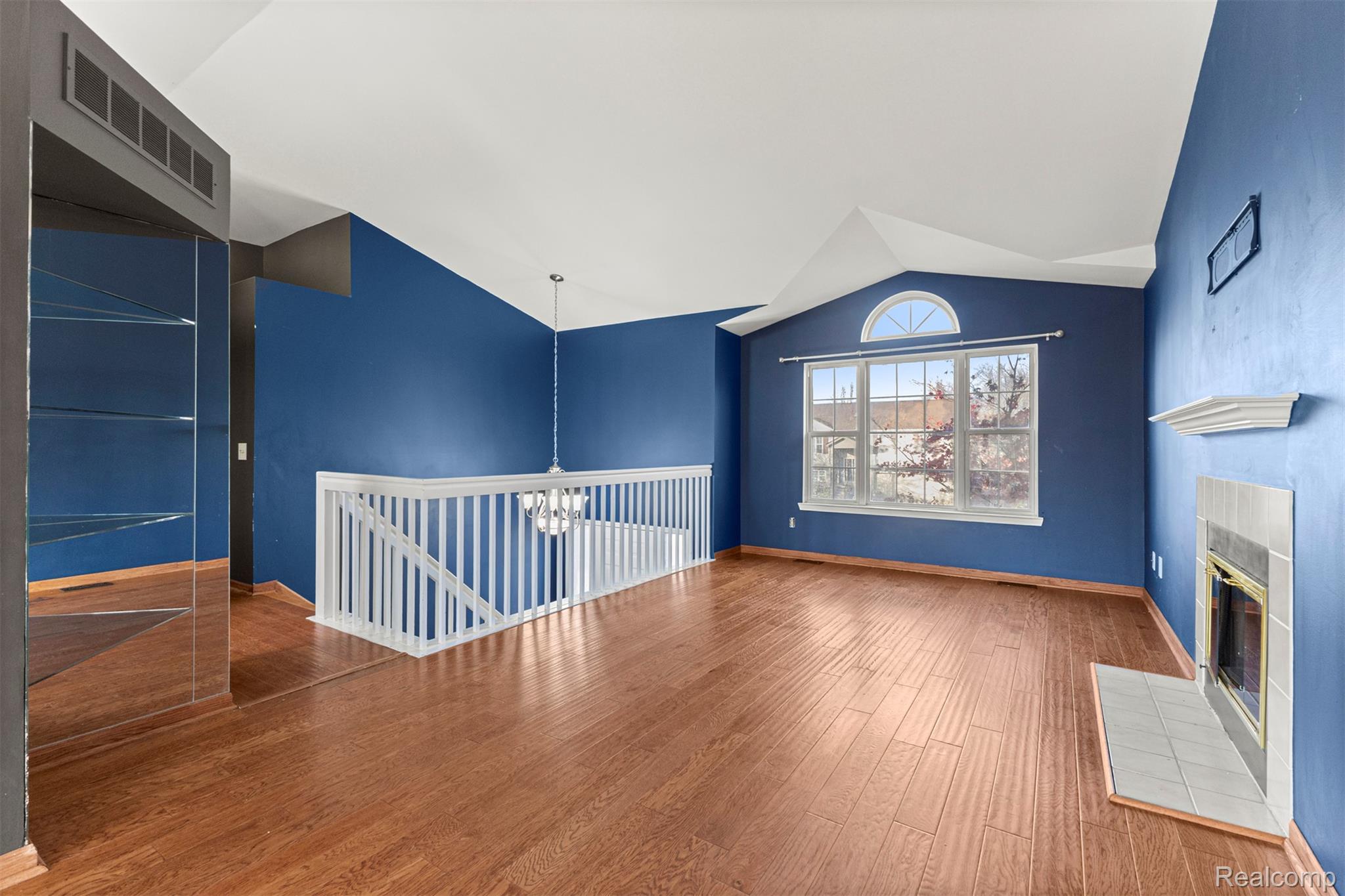 7595 Streamwood Drive