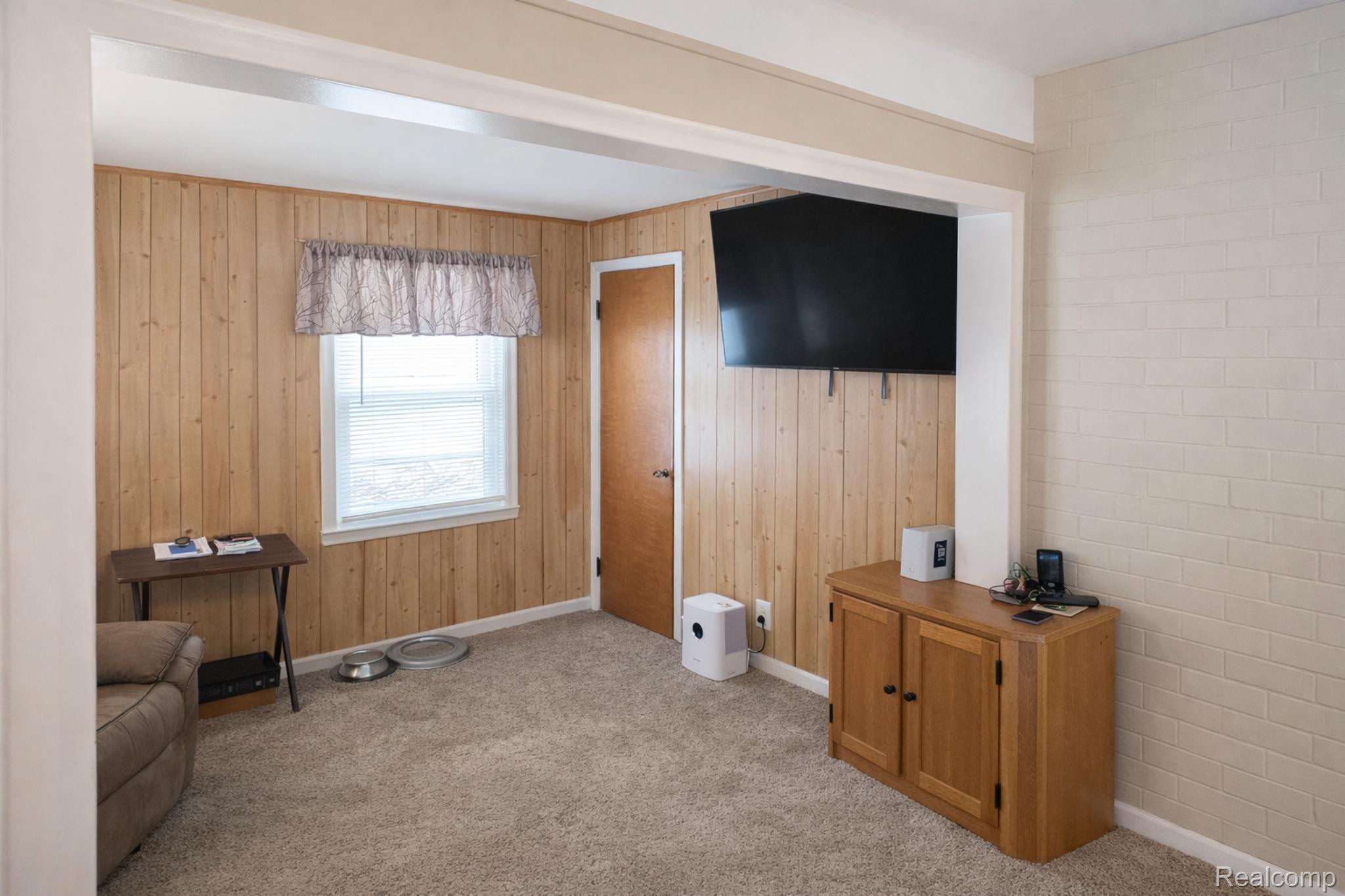 27052 Ridgewood Street