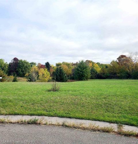 2444 SHADEGROVE Drive Flushing City MI 48433