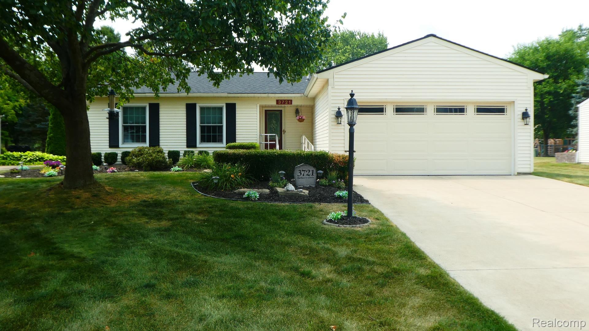 3721 Barberry Circle