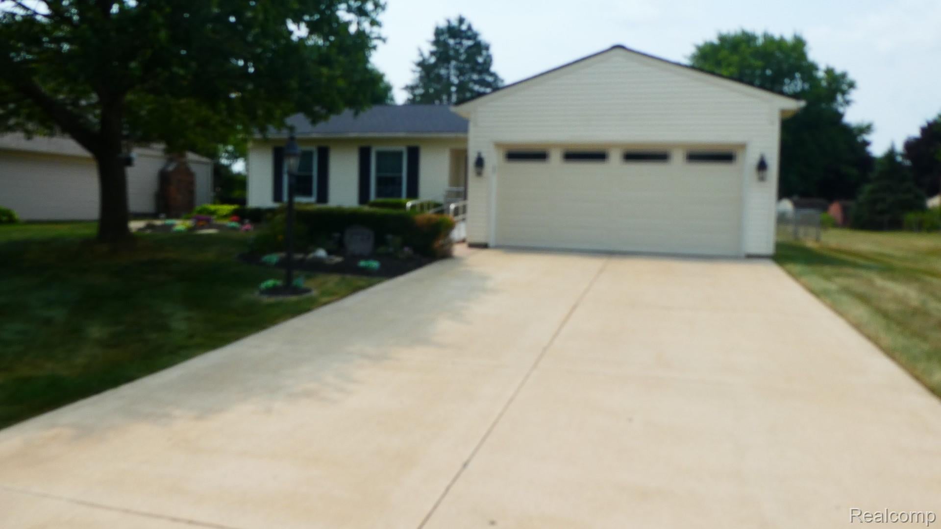 3721 Barberry Circle