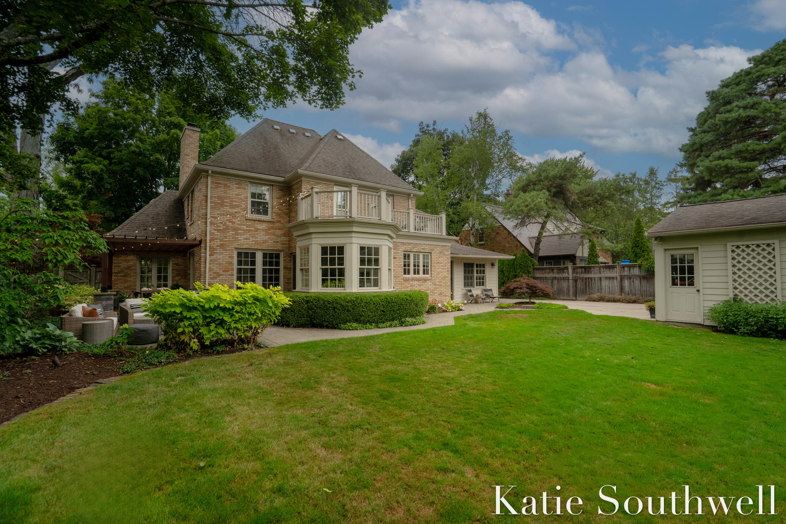 958 Pinecrest Avenue SE