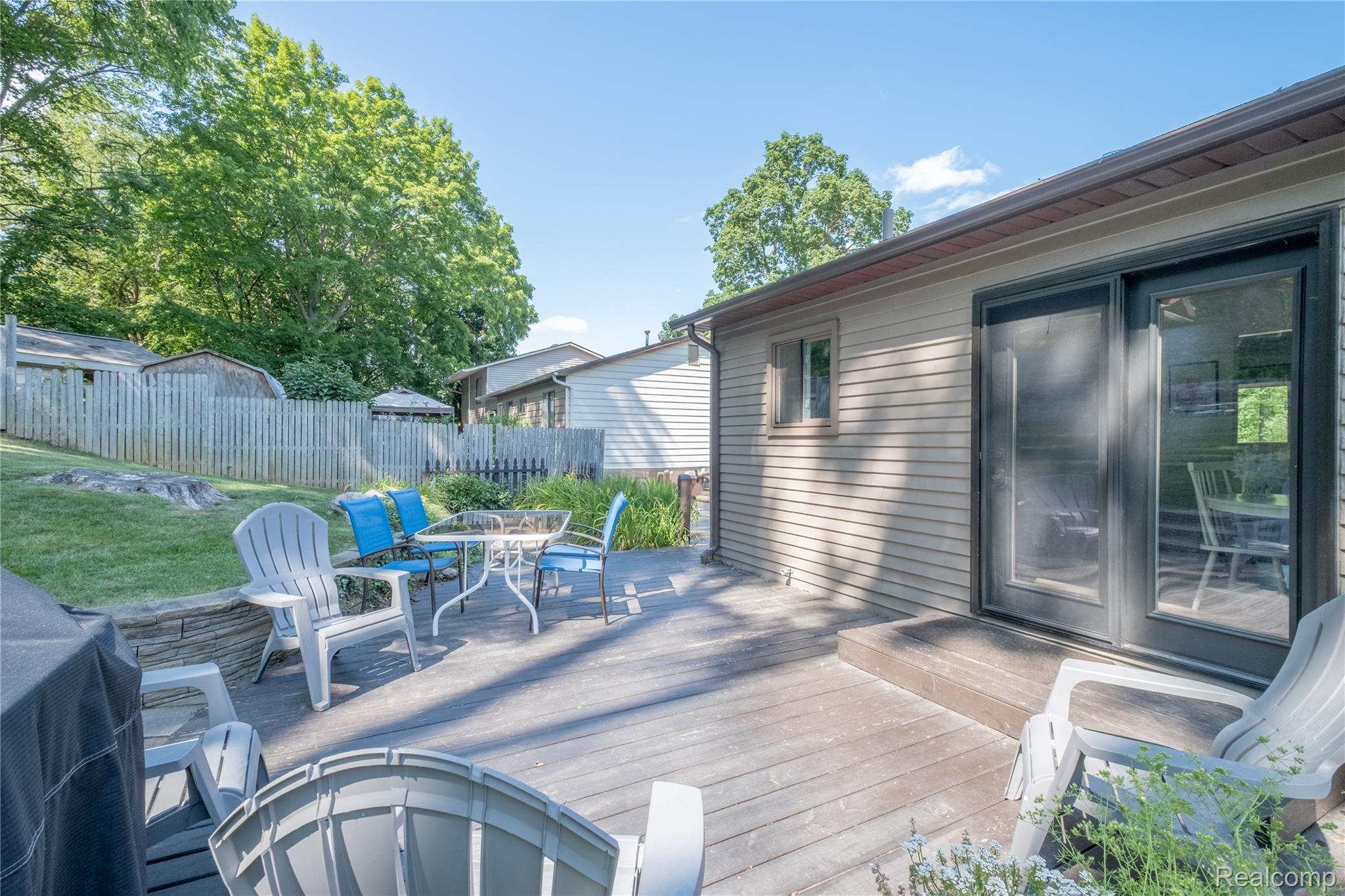 Fenton City, Michigan 48430, United States, 3 Bedrooms Bedrooms, ,1 BathroomBathrooms,Residential,Active,210600