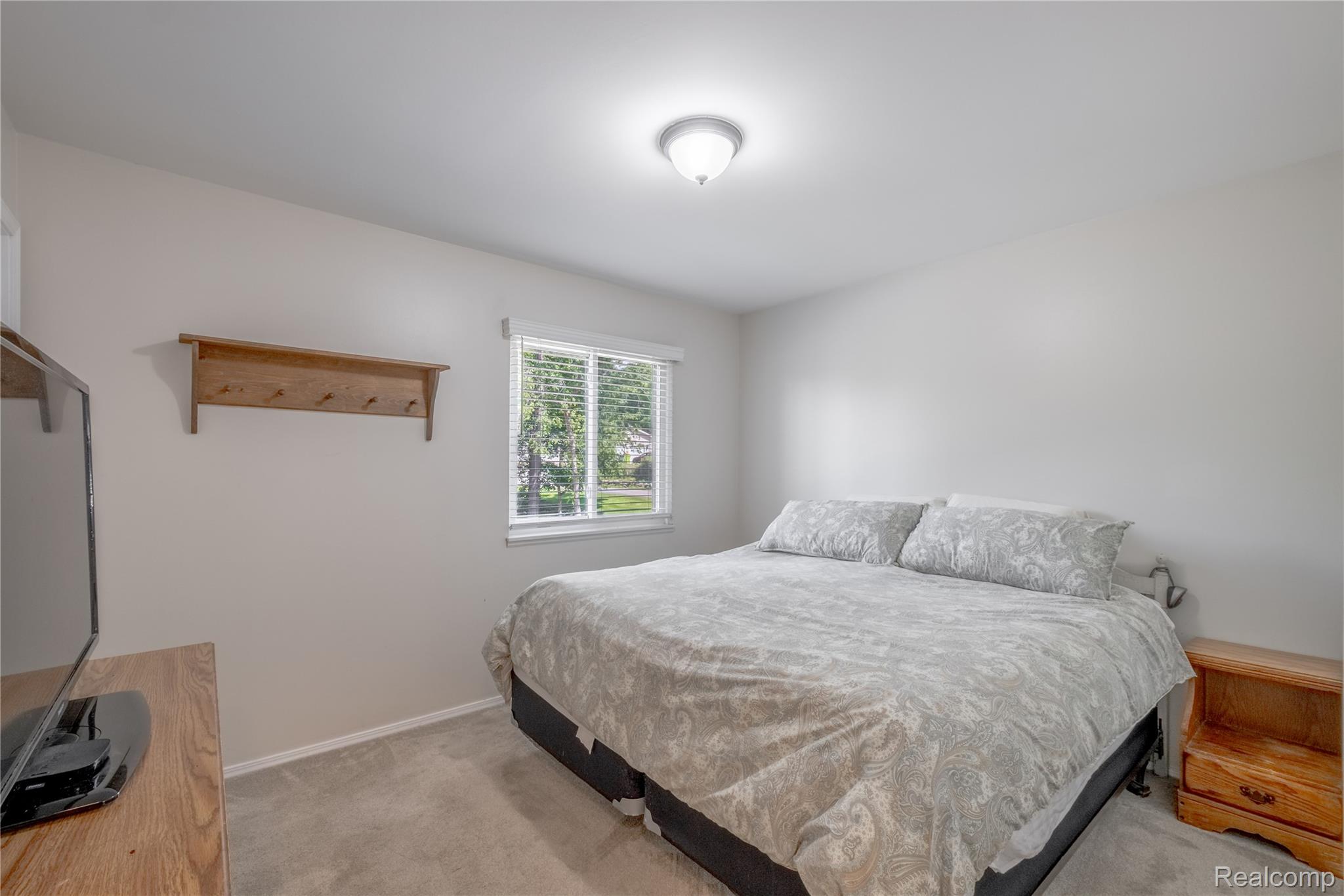 Fenton City, Michigan 48430, United States, 3 Bedrooms Bedrooms, ,1 BathroomBathrooms,Residential,Active,210600