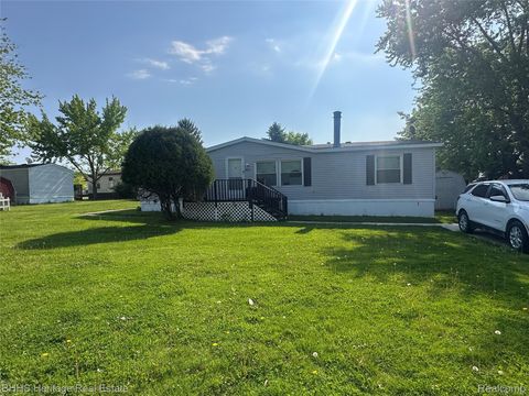 823 Linden Handy Township MI 48836