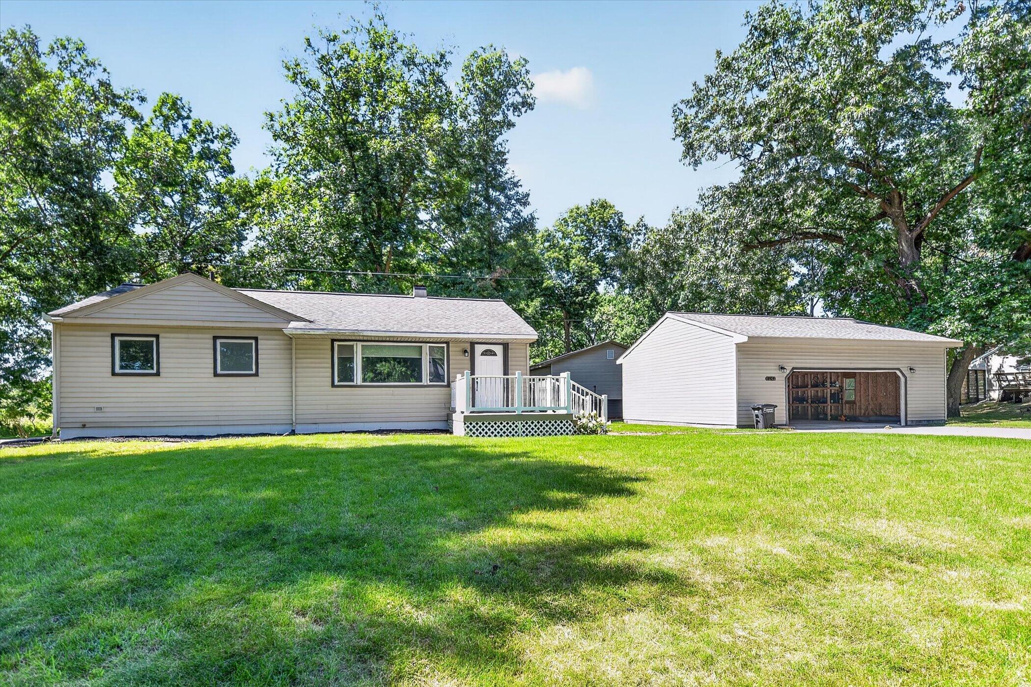 8929 Robinwood Court
