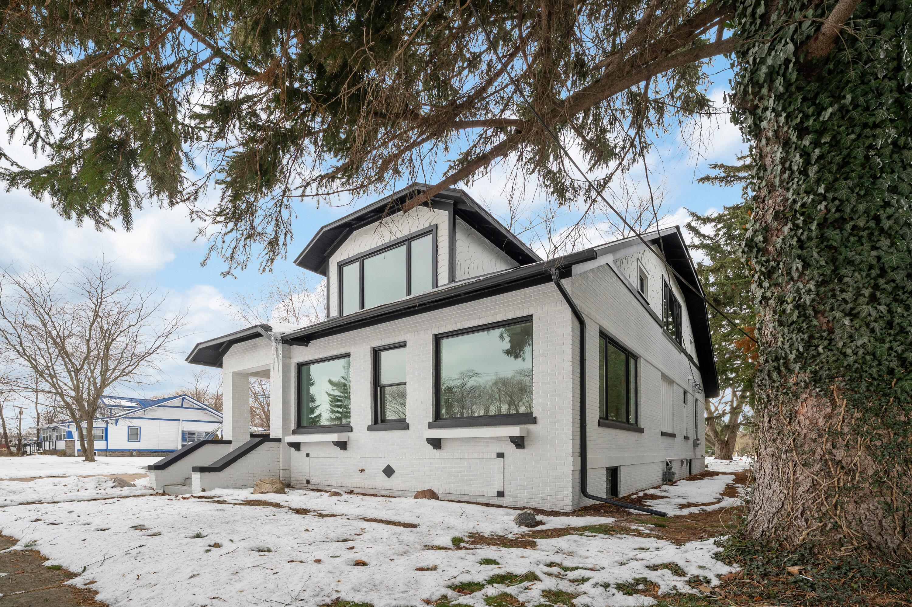 312 S Whittaker Street