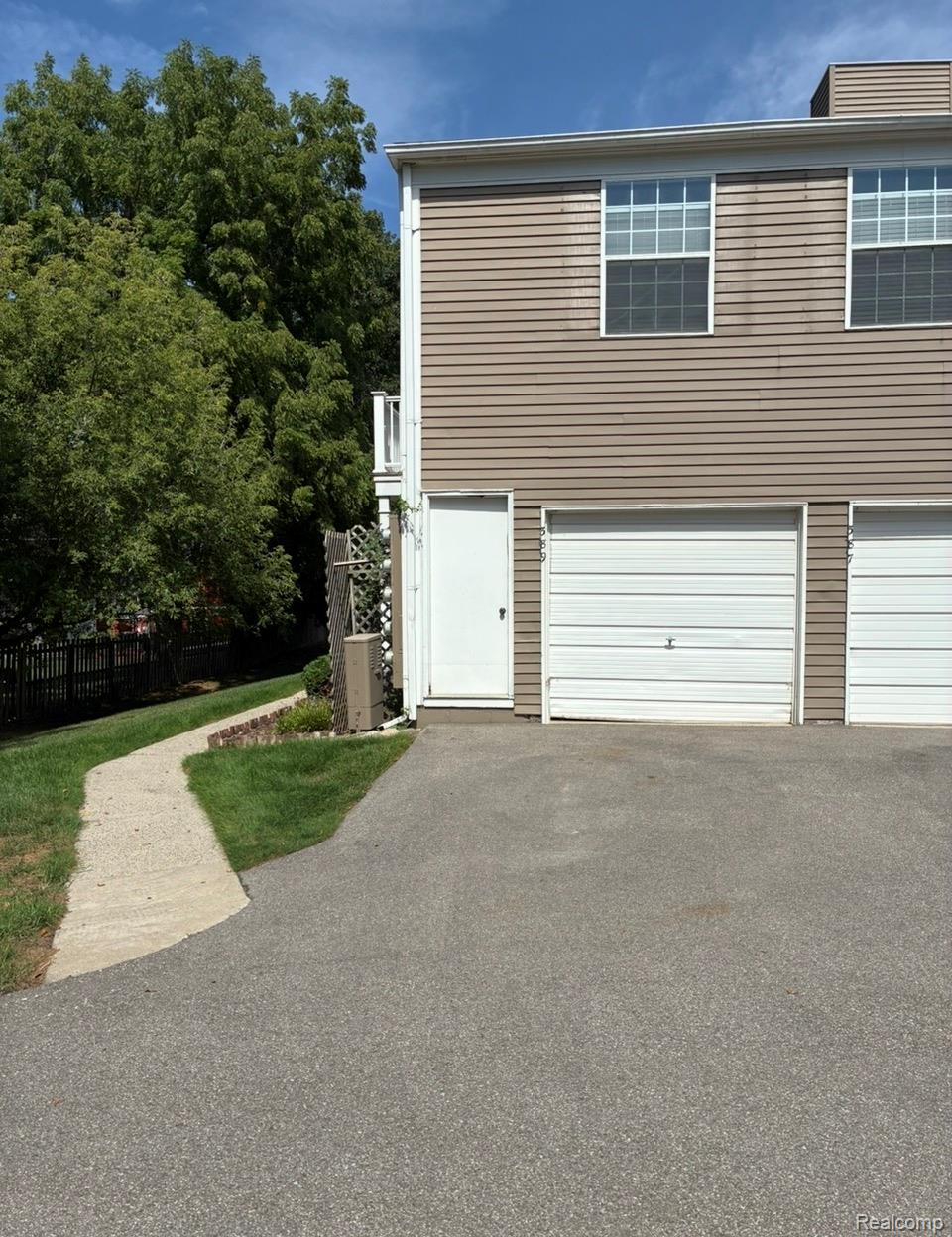 389 Neptune Drive 208
