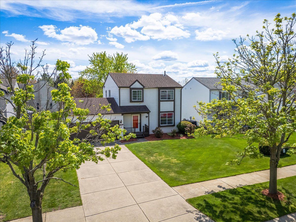 4525 STREAMSIDE Trail
