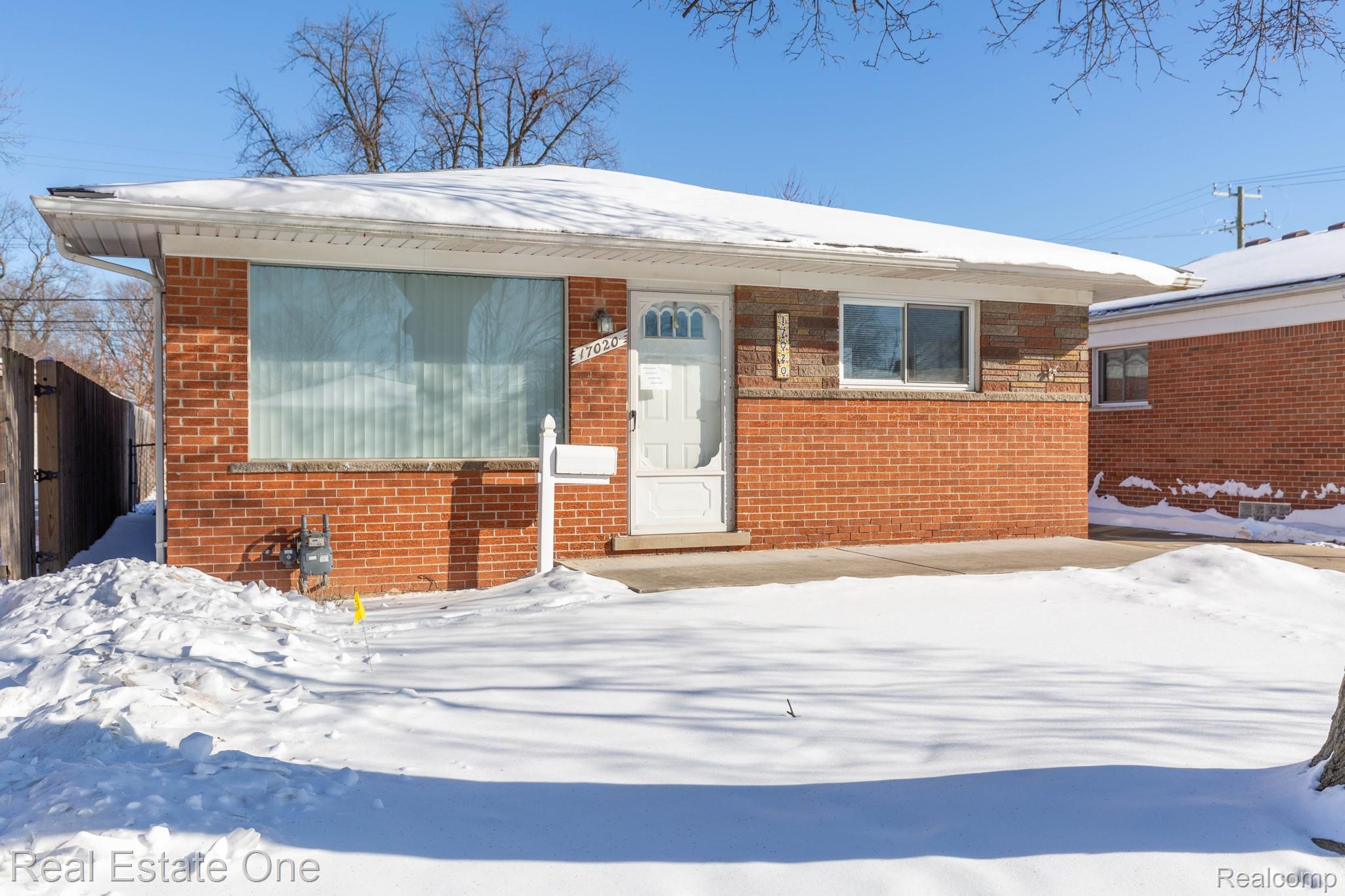 17020 Russell Avenue