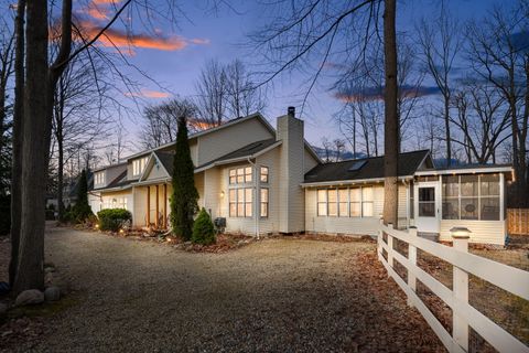 9177 Shady Lane Chikaming Township MI 49116