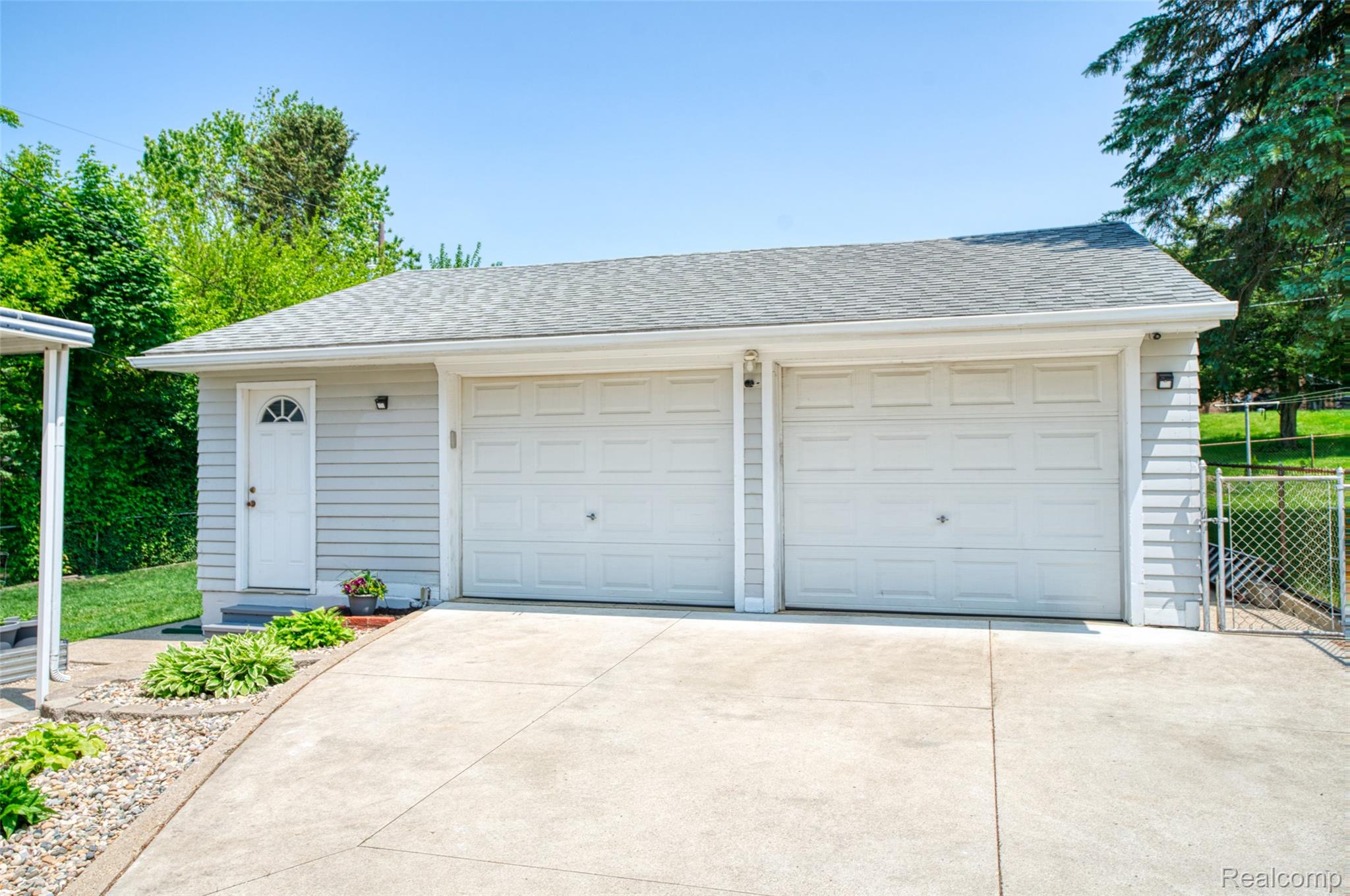 860 Friar Drive