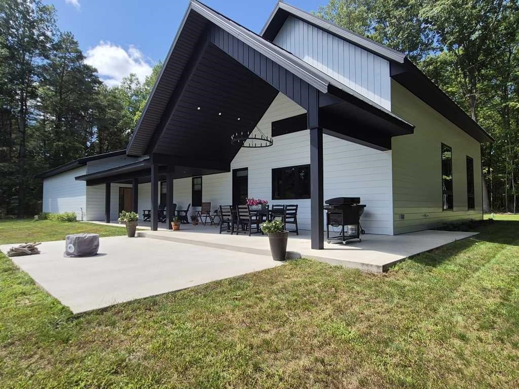 6468 Dunhill Drive