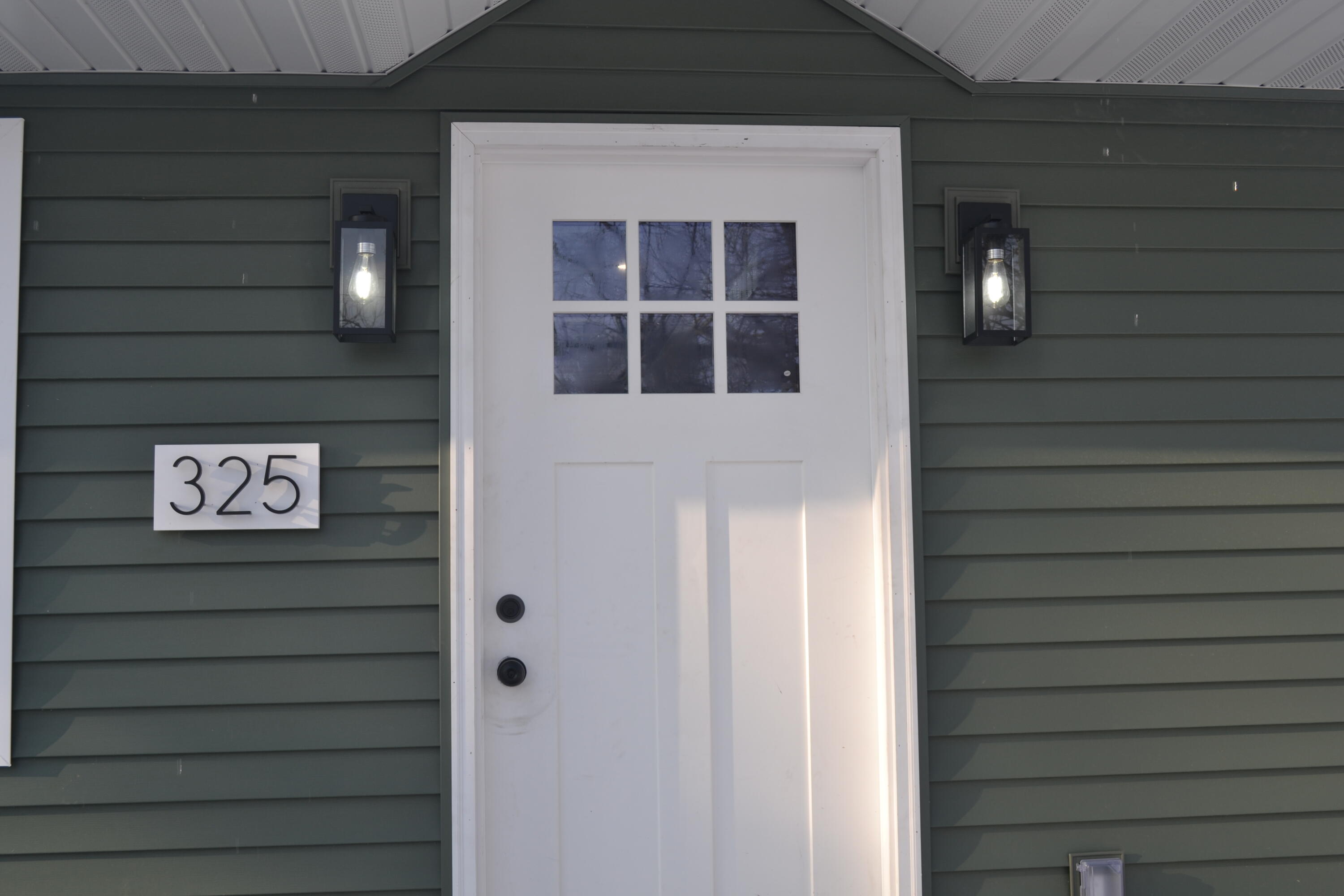 325 E Battle Creek Street