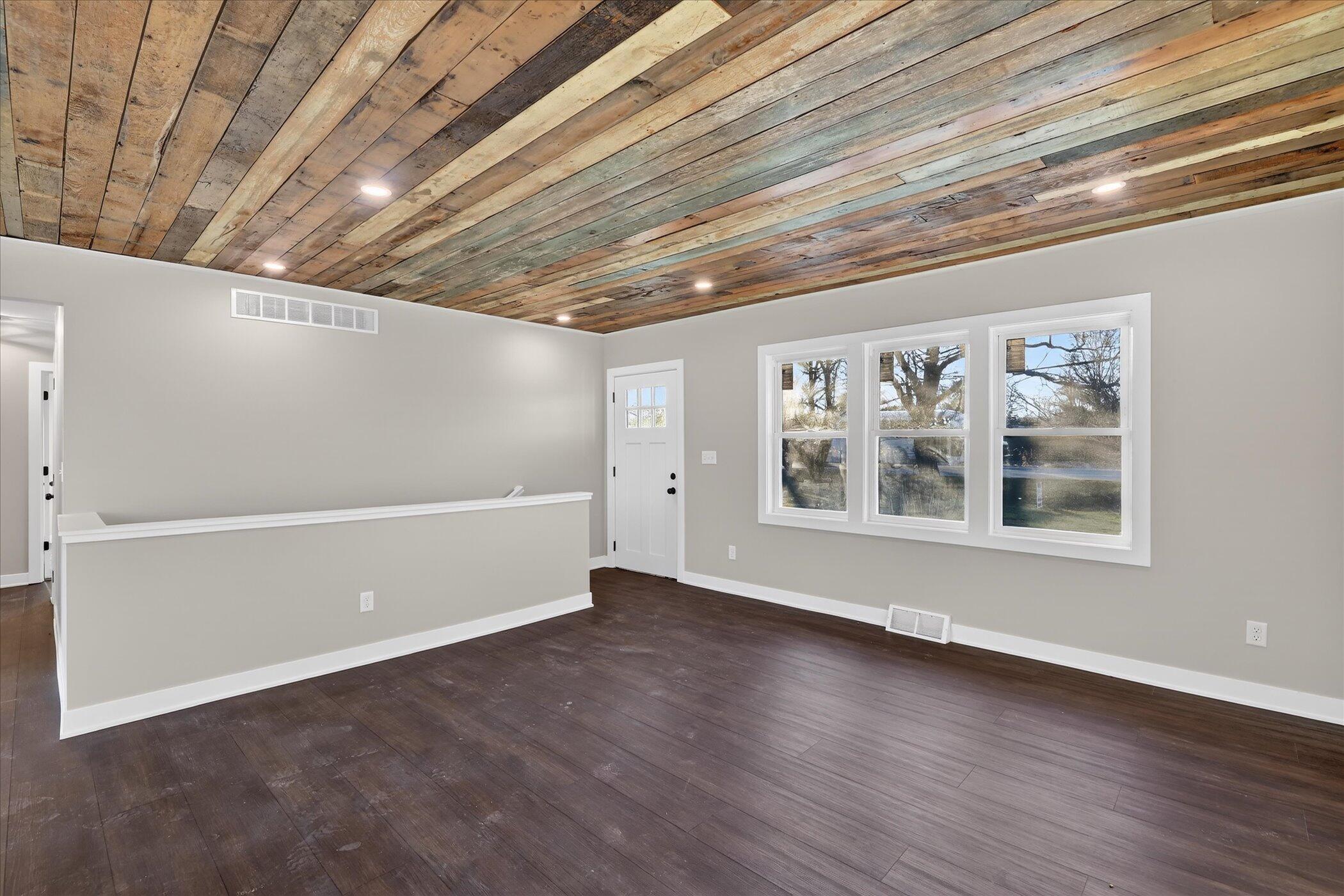 325 E Battle Creek Street