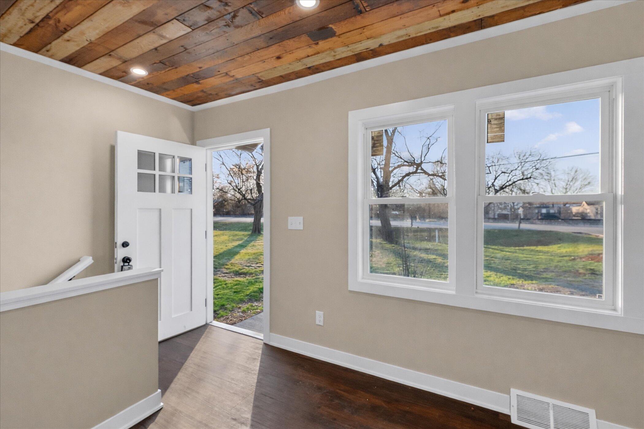 325 E Battle Creek Street