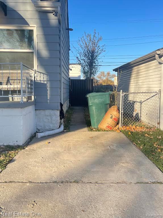 730 Cleophus Parkway