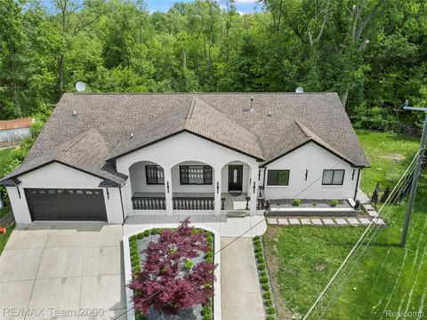 6302 Burger Street Dearborn Heights City MI 48127