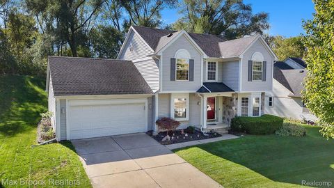 1254 Glenwood Court Walled Lake City MI 48390