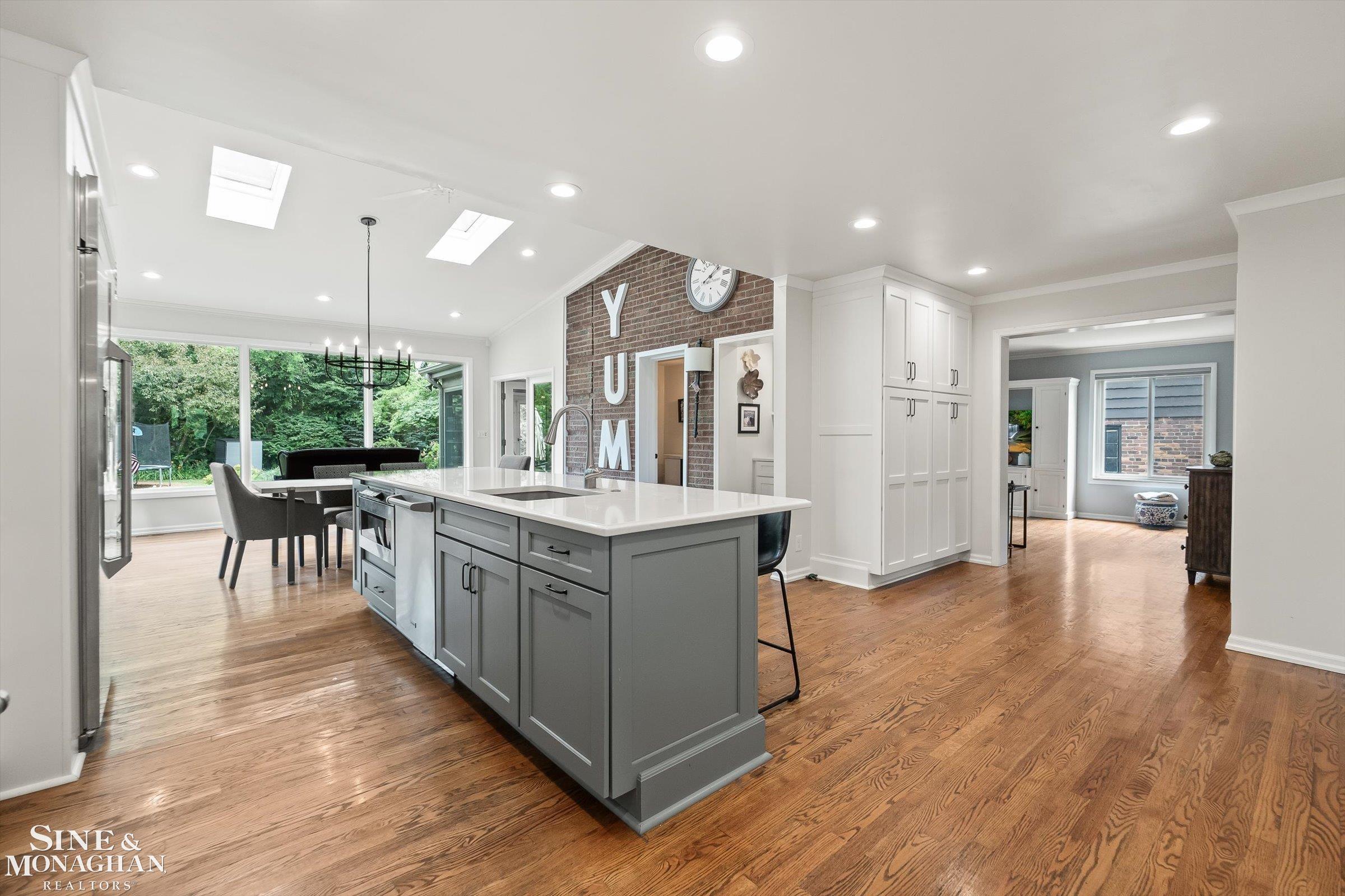 552 Middlesex Road