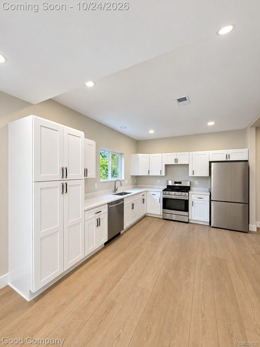Photo of 457 Nevada Ave, Pontiac City, MI 48341 (MLS # 20261086243)