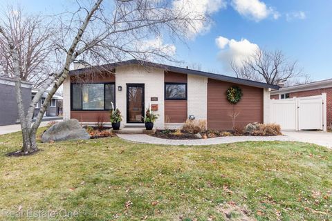 4106 Edgeland Avenue Royal Oak City MI 48073