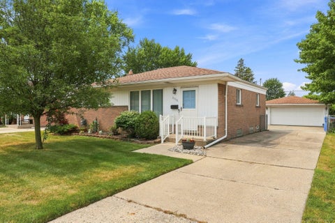 Photo of 31319 Newport Drive, Warren City, MI 48088 (MLS # 58050218646)