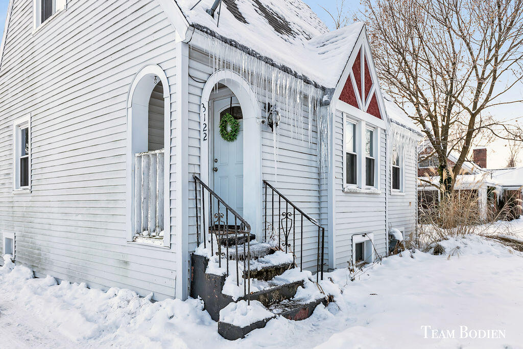 3122 Fuller Avenue NE