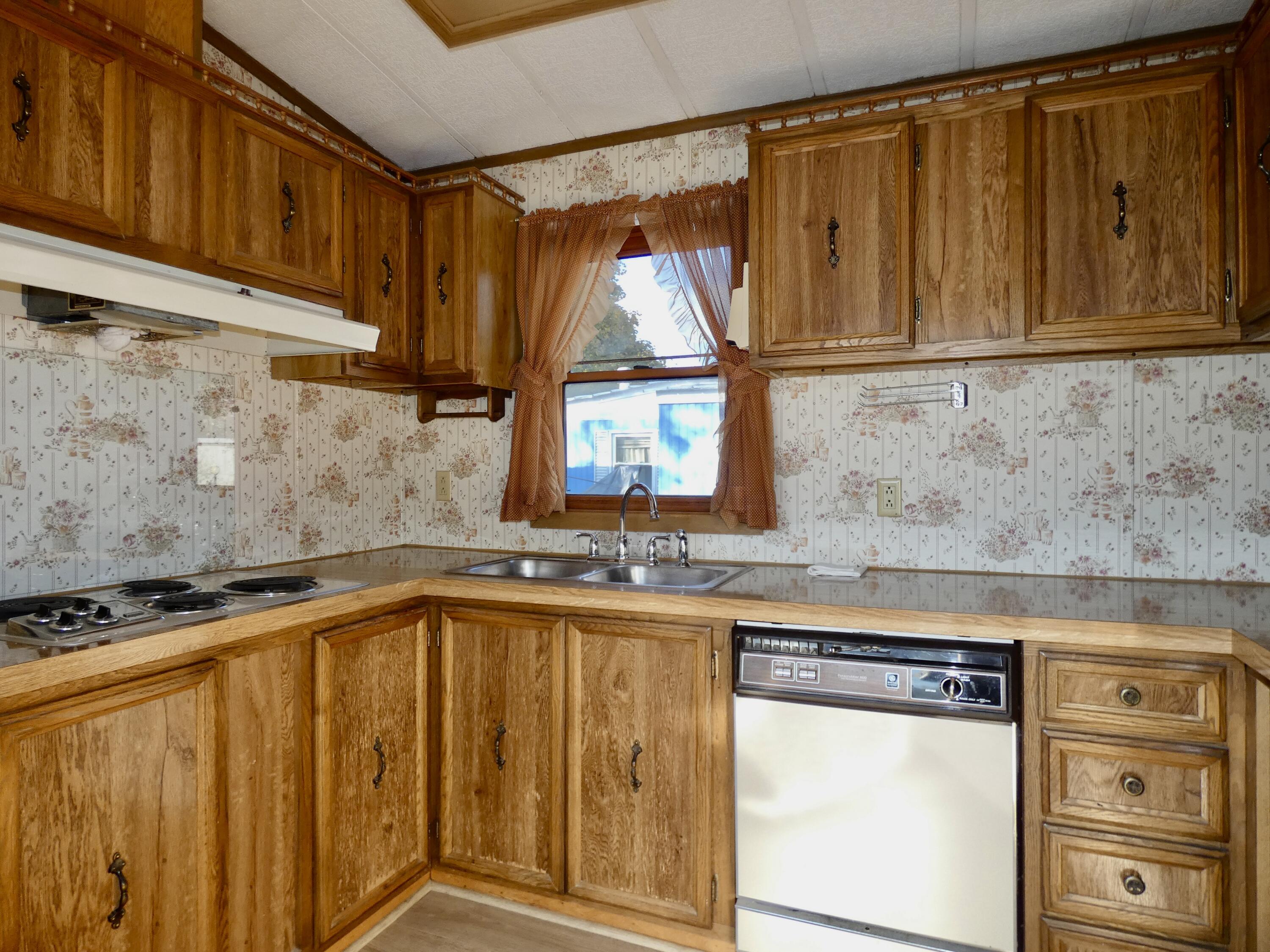 3900 W Jefferson Avenue